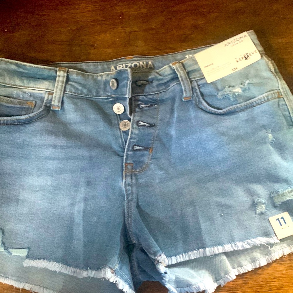 NWT Arizona Jean shorts button front size 11 juniors